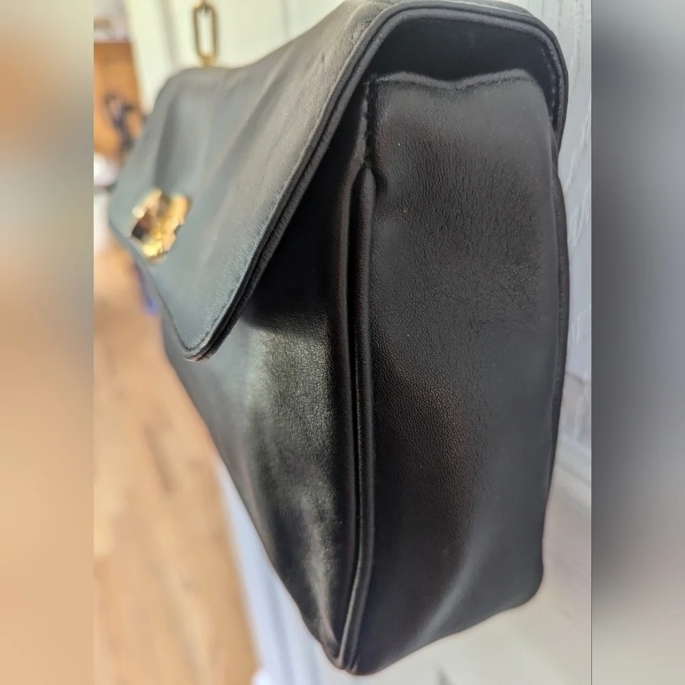 Gianni Bernini Italian Leather Chain Strap Handbag